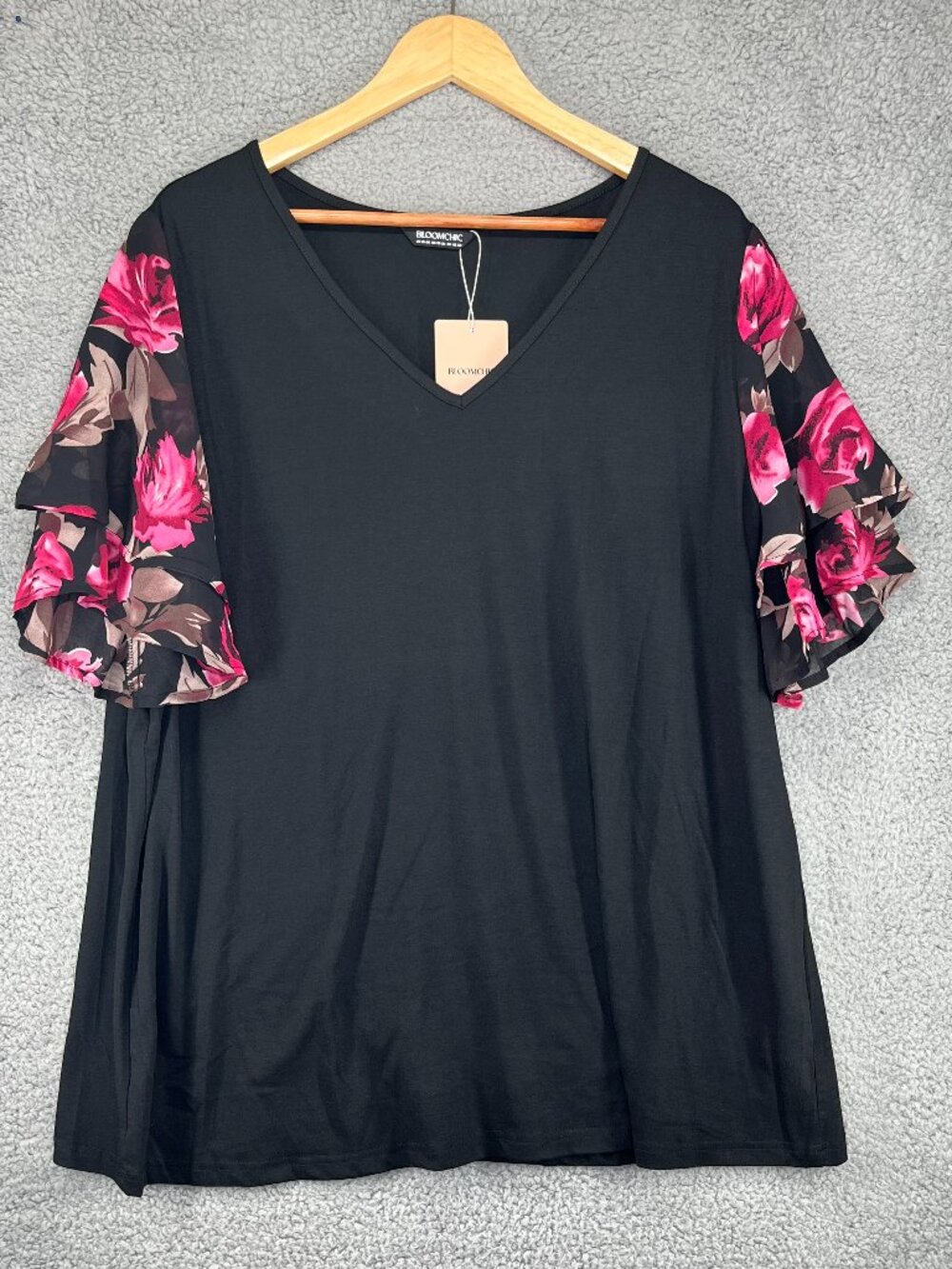 BloomChic 18/20 Black Floral Rose Ruffle Sleeve V Neck Top NWT